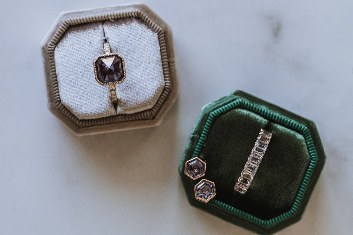 Love Spiral | Scalloped Emerald Cut Alexandrite Band