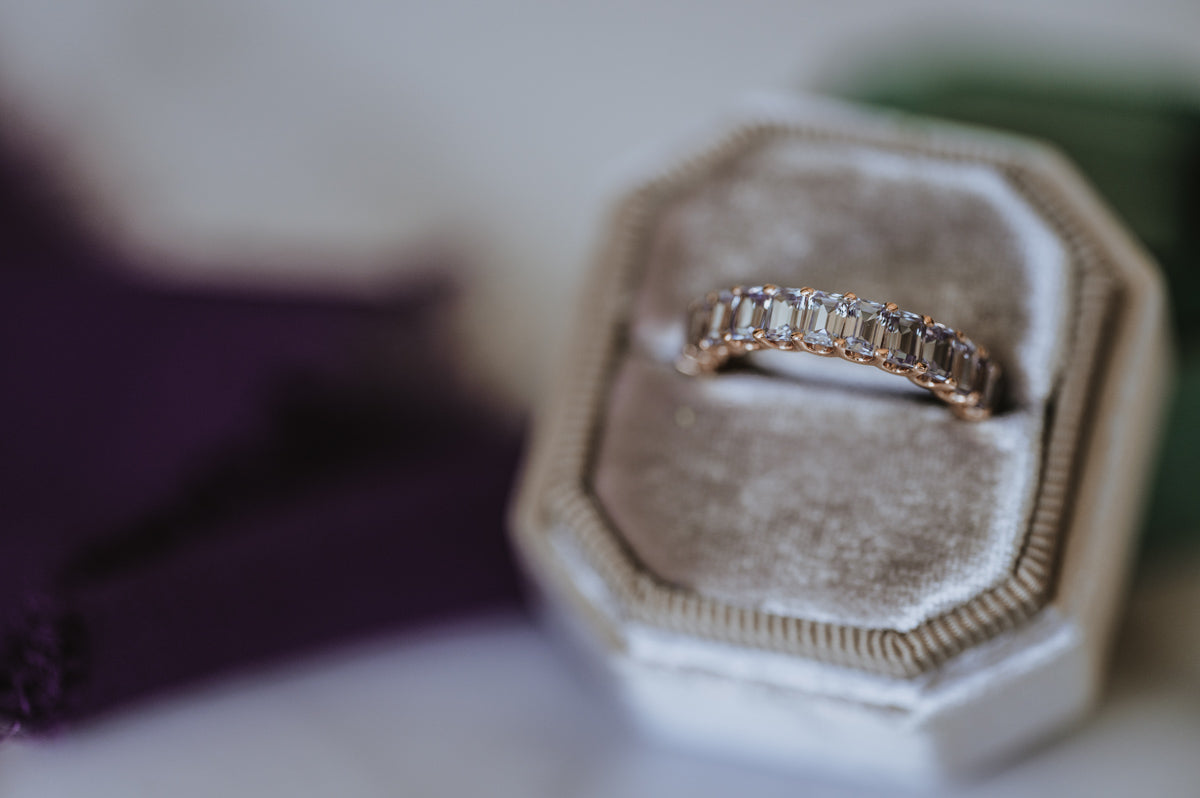 Love Spiral | Scalloped Emerald Cut Alexandrite Band