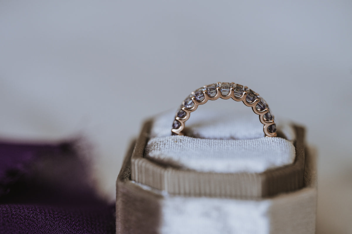 Love Spiral | Scalloped Emerald Cut Alexandrite Band