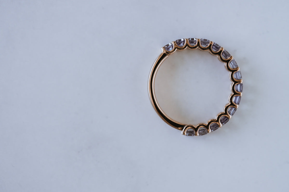 Love Spiral | Scalloped Emerald Cut Alexandrite Band