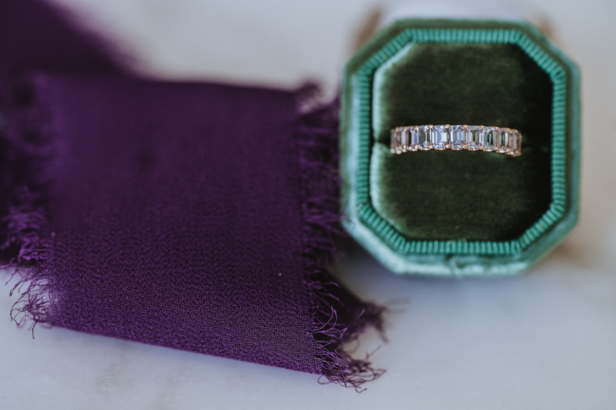 Love Spiral | Scalloped Emerald Cut Alexandrite Band