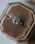 The Rāmallāh | Round 4-Prong Solitaire Moissanite Ring